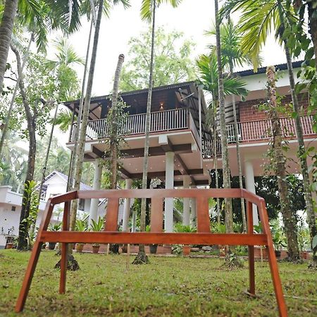 Serenity Villa And Treehouse Палаккад Экстерьер фото